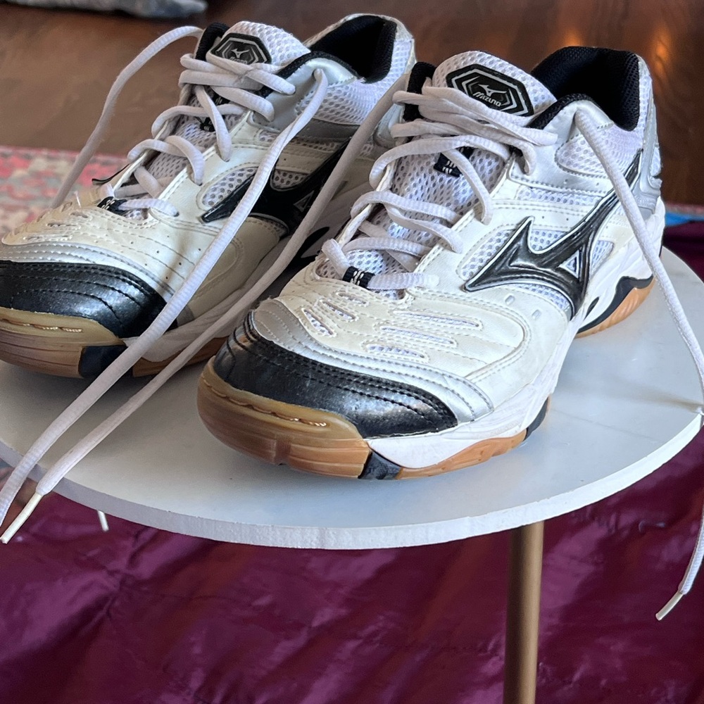 Women’s Volleyball Shoes Mizuno